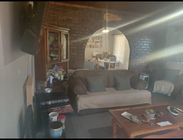 3 BEDROOM HOUSE FOR SALE IN ELANDSRAND